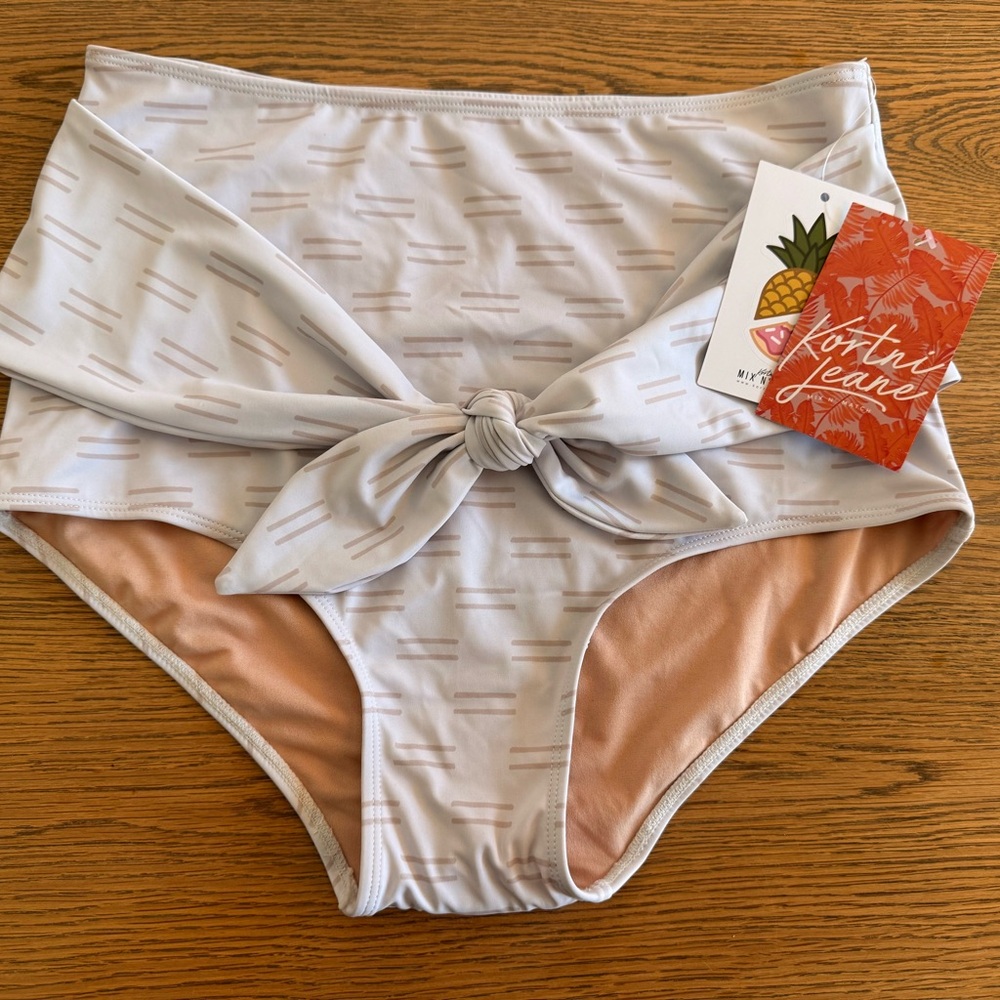 Cream and Tan Bikini Bottom Kortni Jeane Mix & Match Size Medium